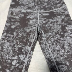 Lululemon Gray Patterned Leggings
